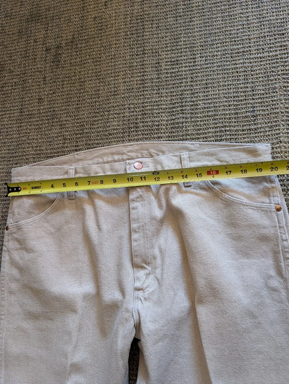 Wrangler Cowboy Cut Jeans Mens 42x28 Tan Excellent 13MWZTN Straight Leg Denim